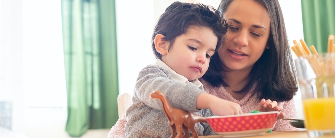 Child-Mother-with-bowl1140x760 (1)